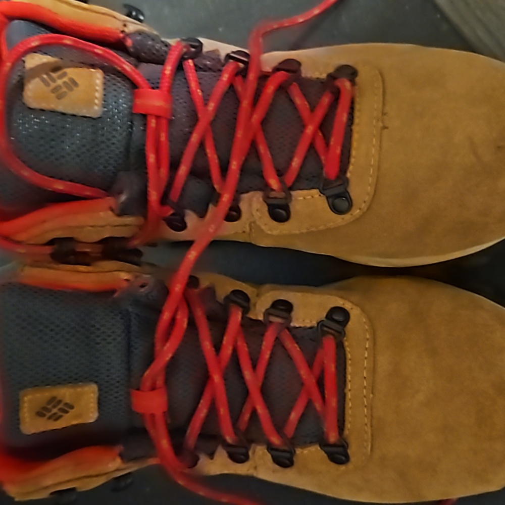 Columbia Youth Newton Ridge Amped Hiking Boots